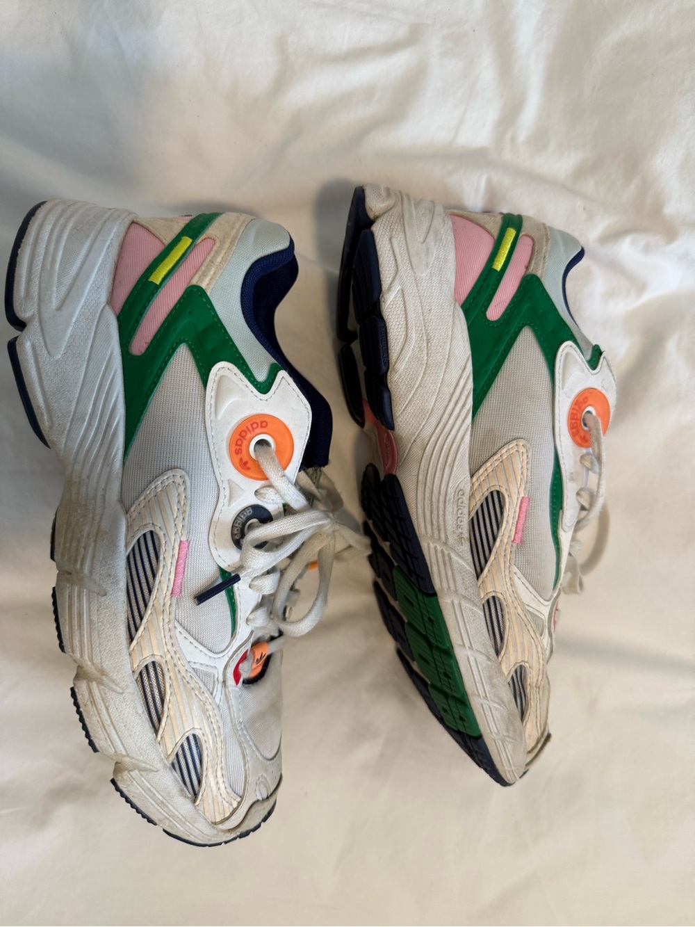 adidas Sneakers
